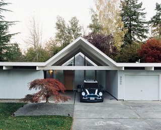 Reminiscent of California Eichlers and a perfect example of low-key mid-century modernism set in southwest Portland, this house takes its name from a local developer, Robert Rummer, who built more than 750 such homes throughout the area and more than 60 in the owner's immediate neighborhood.