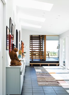 A Modern Lakeside Home in Wisconsin - Photo 2 of 8 -