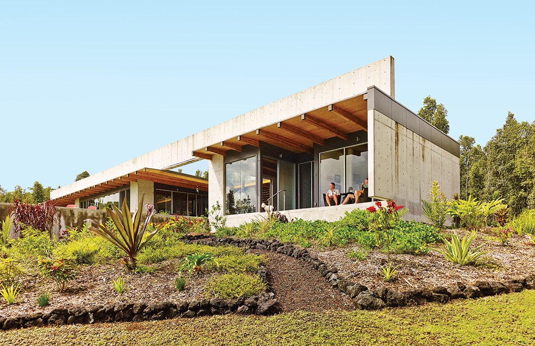 This House Conquers the Big Island in Hawaii Dwell