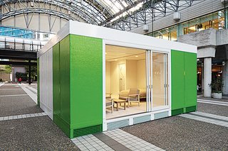 In 2013, Ban’s office introduced its new housing prototype, the New Temporary House, whose exterior is made of insulated sandwich panels and fiber- reinforced plastic.