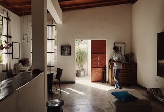 A Young Haitian Rebuilds After the Devastating Quake - Photo 3 of 12 -