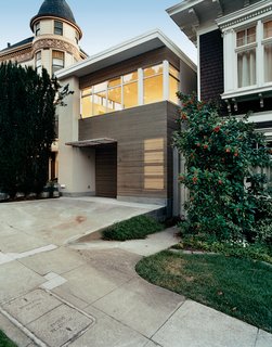 The houses that circle San Francisco's Buena Vista Park run the gamut from wedding-cake Victorian to Scandinavian modern. Architect Cass Calder Smith aimed to create a façade that contextually relates to the adjacent ornate ones yet is purely modern.