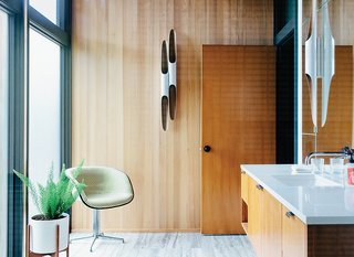 Midcentury Renovation in Portland Capitalizes on Nature with Seven Doors to the Outside - Photo 10 of 19 -