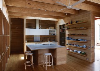 Local Wood Clads Every Surface of This Idyllic Australian Getaway - Photo 6 of 9 -