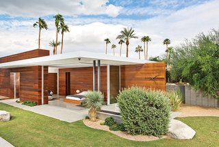 Vacation Home in the California Desert is a Modernist Oasis - Photo 9 of 12 -