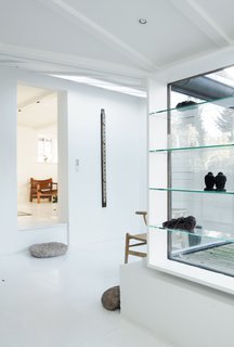 Another view of the entrance area.
