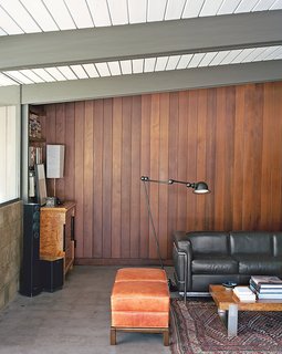 Los Angeles architect Bruce Norelius renovated an A. Quincy Jones house in Brentwood with his partner. They treated the architect’s original intent with reverence but added key elements to make it modern and livable.