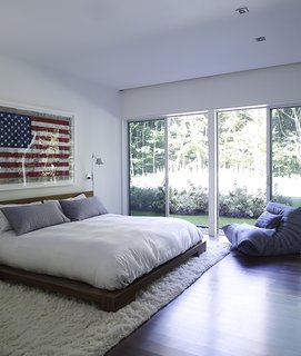 Art-Filled Hamptons Vacation Home - Photo 7 of 12 -