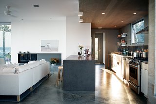 Modern Lakeside Retreat Stripped Down to the Basics - Photo 8 of 11 -