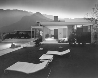 The Kaufman Residence by Richard Neutra, Palm Springs, 1946. Photo courtesy of the Julius Sherman Photography Archive, Getty Research Institute, Los Angeles.