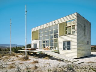 A Simple Geometric Bayfront Home in Chile - Photo 2 of 2 -