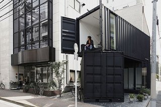 Some buyers prefer virutally unscathed containers, while others like signs of a wear and tear, including warping and rust.