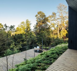 This Chilean House Recreates the Hot Spring Experience with a Super Luxurious Stone Tub - Photo 3 of 4 -