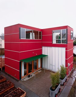 The rear facade.