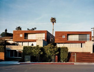 Twin houses face off in La Jolla across wide-open walls and decking. The design held such appeal that the architect claimed one 2inn for himself.