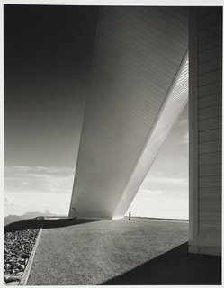 The McMath-Pierce Solar Telescope at Kitt Peak National Observatory, designed by Myron Goldsmith, photographed1962. Gelatin silver print. Carnegie Museum of Art, Purchase: gift of the Drue Heinz Trust. Image courtesy of the Carnegie Museum of Art, copyright Ezra Stoller/Esto, Yossi Milo Gallery.