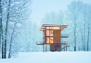 Olson Kundig Architects' Delta Shelter, in Mazama, Washington, is a 1,000 square-foot steel box home with a 200 square-foot footprint. Photo by Olson Sundberg Kundig Allen Architects/TASCHEN.