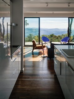 Stott and Levy used Teragren bamboo flooring and Milgard sliding glass doors. "Universal design isn’t just for older people," the daughter says about the single-story layout and zero-step entries. "If you don’t need steps, don’t have them."