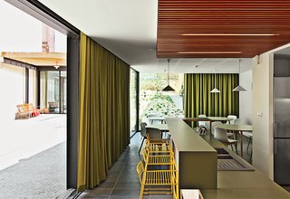 How California Style Influenced a Group Home in Paris - Photo 8 of 10 -