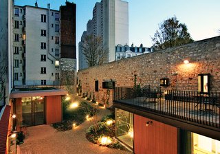 How California Style Influenced a Group Home in Paris - Photo 10 of 10 -