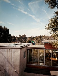With its easy access, the flat roof is never hard to maintain.