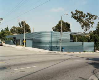 When Brill purchased his residence, a onetime warehouse for mid-century lighting fixtures, it was subdivided. He and architect Tony Unruh completely gutted the 1,800-square-foot building and created an open floor plan for Brill's living areas and practice space.