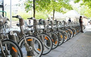 Pedaling in Paris - Photo 1 of 1 -
