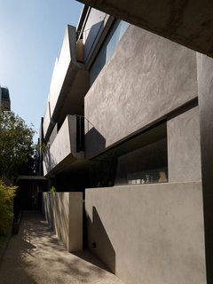 Ten Darling Apartment Building - Photo 5 of 15 -