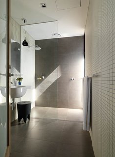 Ten Darling Apartment Building - Photo 8 of 15 -