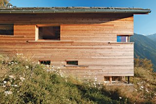 First-Class Cabins - Photo 3 of 9 - Photo by David Gagnebin-de Bons and Benoit Pointet / DGBI