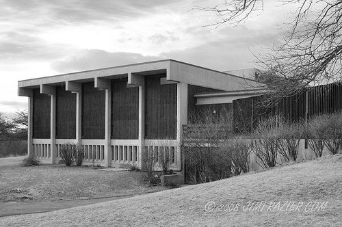 The Unitarian Universalist Church, designed by Pietro Belluschi, in Rockford, Illinois. Image courtesy Jim Frazier.