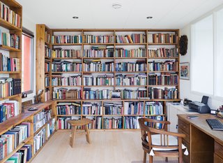 Johan Bouwmeester built a library out of oak.