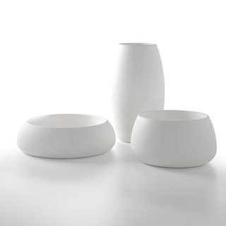 Gandia Blasco’s Sahara series features five plastic planters that are not only deceivingly lightweight but also can be outfitted with an interior light so they glow at night. Available in white, black, terra cotta, olive green, sand, pistachio, and brown.