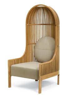 Though Autoban’s products have been made and distributed by De La Espada since 2007, this year they launch new pieces like the popular Nest chair. "It’s like its name," says Özdemir. "Sometimes you need to be alone, to daydream, but still be aware of your surroundings."