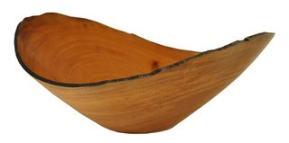 Espasso at Steven Alan - Photo 8 of 10 - Carmona’s Marina bowl, which typically follows the grain of the wood as it emanates from the center, is also characterized by natural edges.