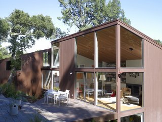 From the deck you really get a sense of the two main volumes of the house. One faces inward and the other out, a fine representation of Boone's ideas about the division between work space and living space.