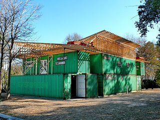 A shot of the structure as it appeared mid-February. Cherubini regularly updates his blog with the latest steps in the construction process. We'll definitely be checking in for the newest reports! Photo ©2011 epic software group, inc.