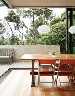 The home’s sliding doors blur the boundaries between inside and out.