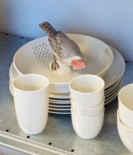 Jongerius's Nymphenburg Sketches–Animal Bowls from 2004 consist of hand-glazed porcelain bowls and animal figurines.