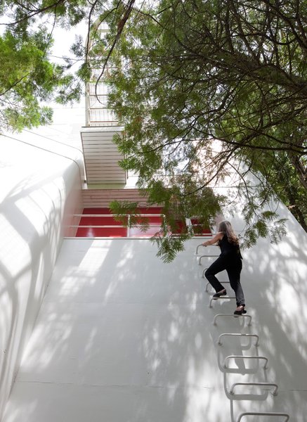 There are many avenues from which one can descend the Douglas House, including staircases and ladders.