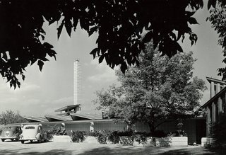 Here's a view of the entrance to the Dow Home and Studio from the 1930s. Dow loved his tall, unit-block spires, and the Dow children would climb them as they played on the home's roof.