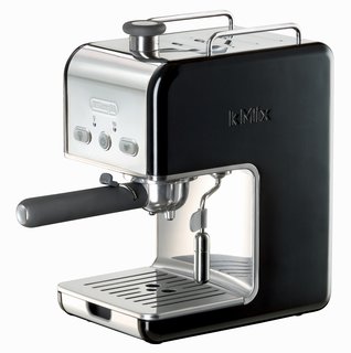 kMix by De'Longhi - Photo 7 of 9 - The stainless steel, swivel jet frothier will froth milk at a range of steam levels.