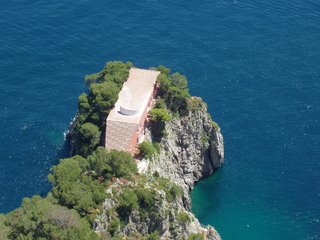 Schoenenberger's Favorite Buildings - Photo 2 of 3 - Casa Malaparte by Librera.