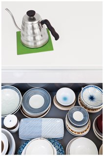 Organization is critical in keeping the Tatami House’s minimalist vibe intact. Shoko keeps the kitchen drawers tidy.