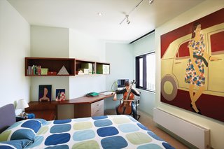 The Lyons’ younger daughter practices cello in her bedroom, which overlooks the central gallery space.