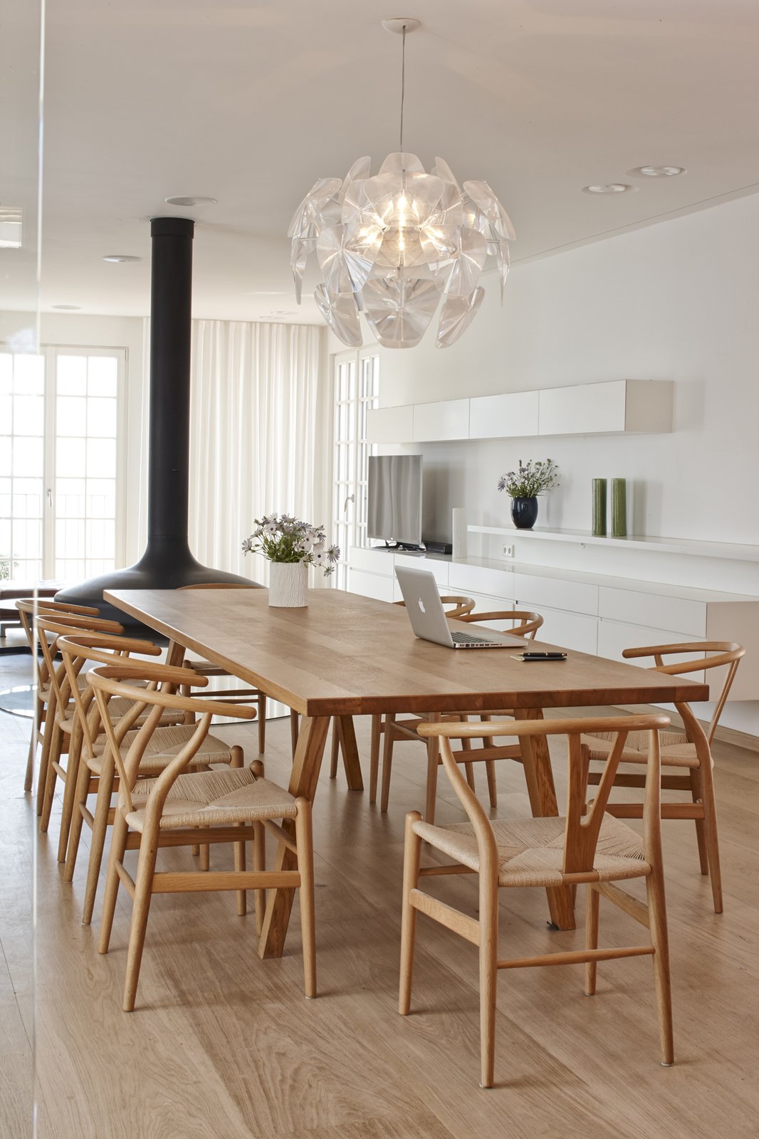 A Renovated Modernist Oasis In The French Riviera That Has Hosted 
