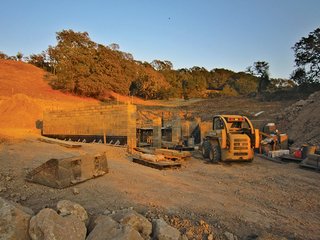 Ingenious New Building Method Replaces Concrete Block with Rammed Earth - Photo 3 of 10 -