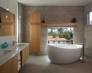 Green Home in La Jolla Blends Indoors and Outdoors - Photo 2 of 7 -