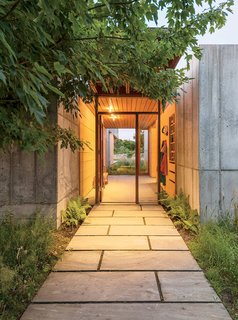 Six Concrete Boxes Make a Jaw-Dropping Martha's Vineyard Home - Photo 7 of 11 -
