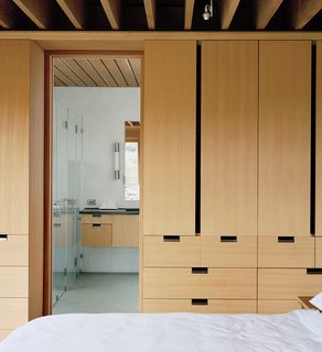Six Concrete Boxes Make a Jaw-Dropping Martha's Vineyard Home - Photo 9 of 11 -